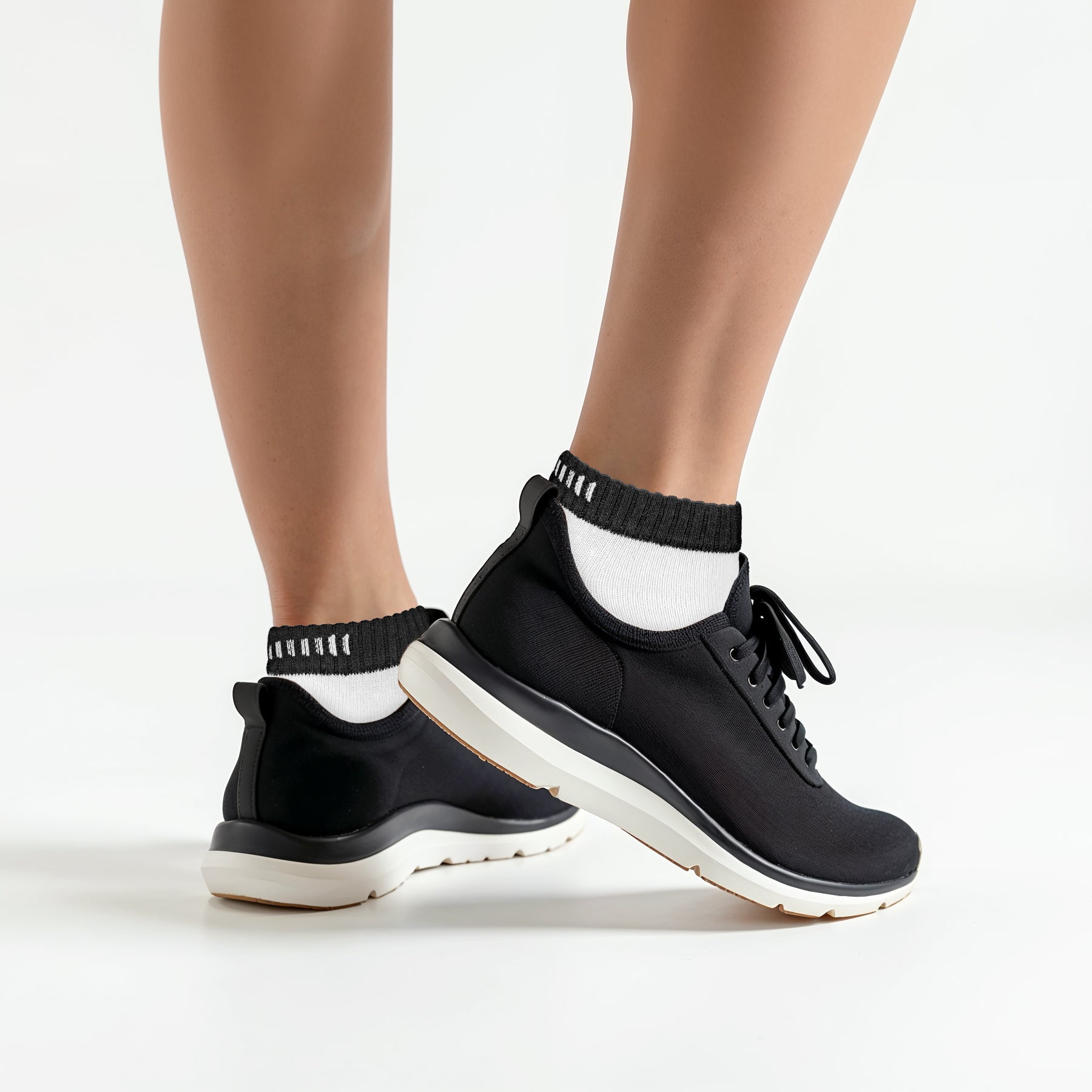 Sneakersocken, Weiß, schwarze Manschette, Branding