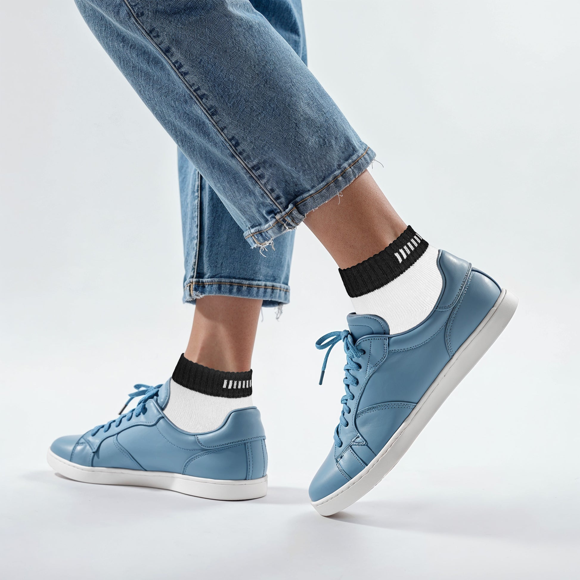 Quartersocken, Weiß, schwarze Manschette, Branding